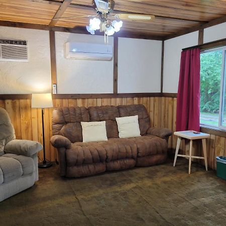 Little River Inn Motel Leon 외부 사진