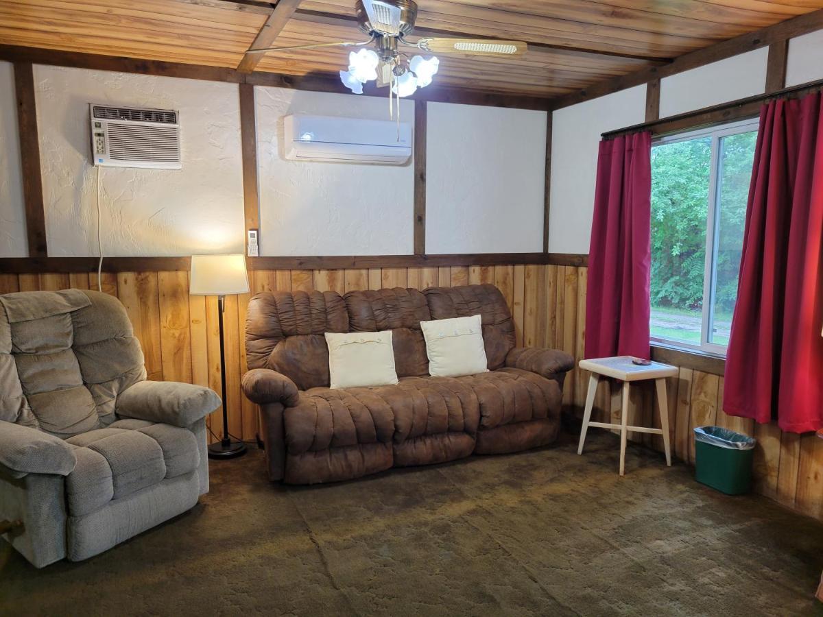 Little River Inn Motel Leon 외부 사진