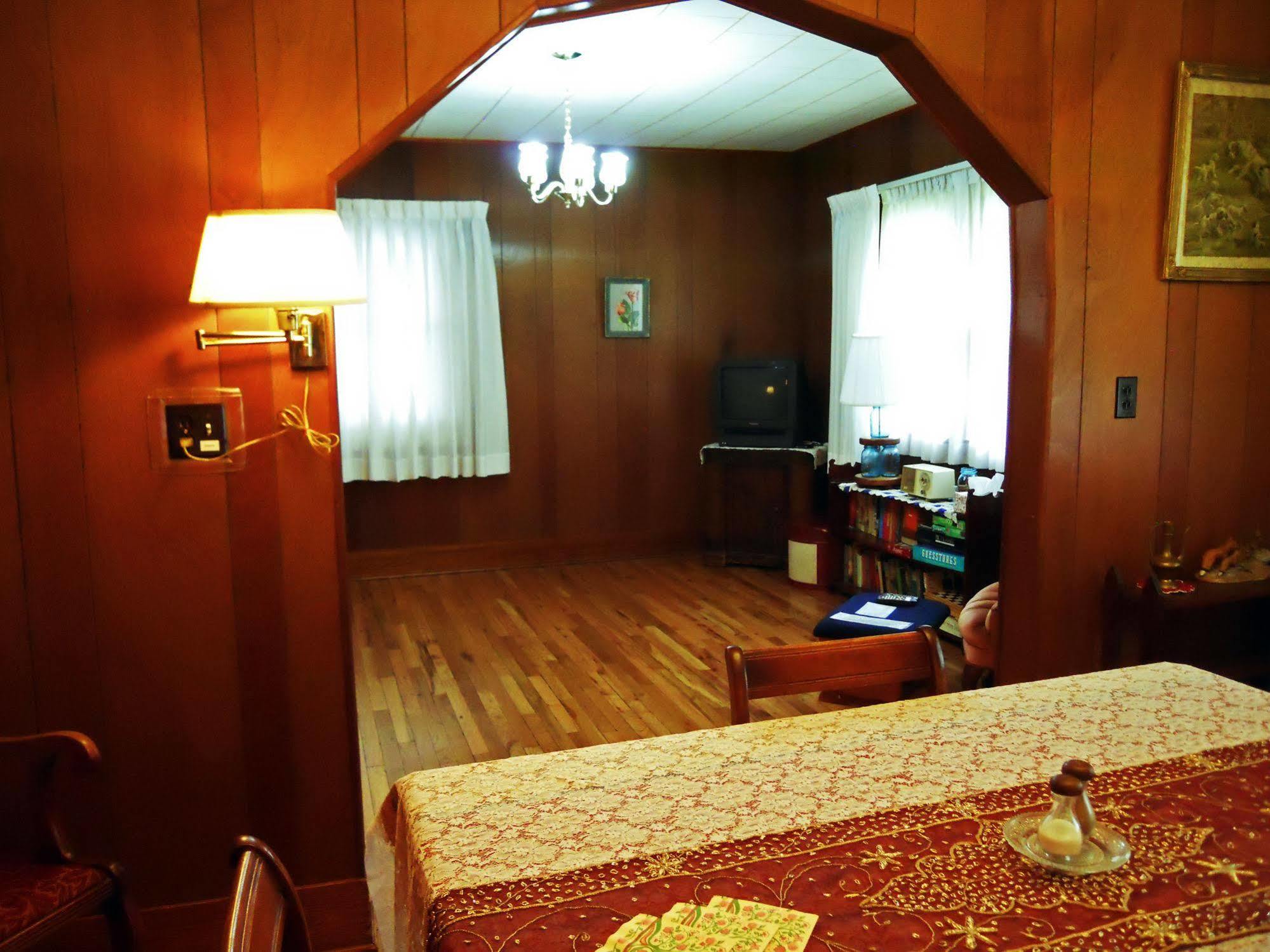 Little River Inn Motel Leon 외부 사진