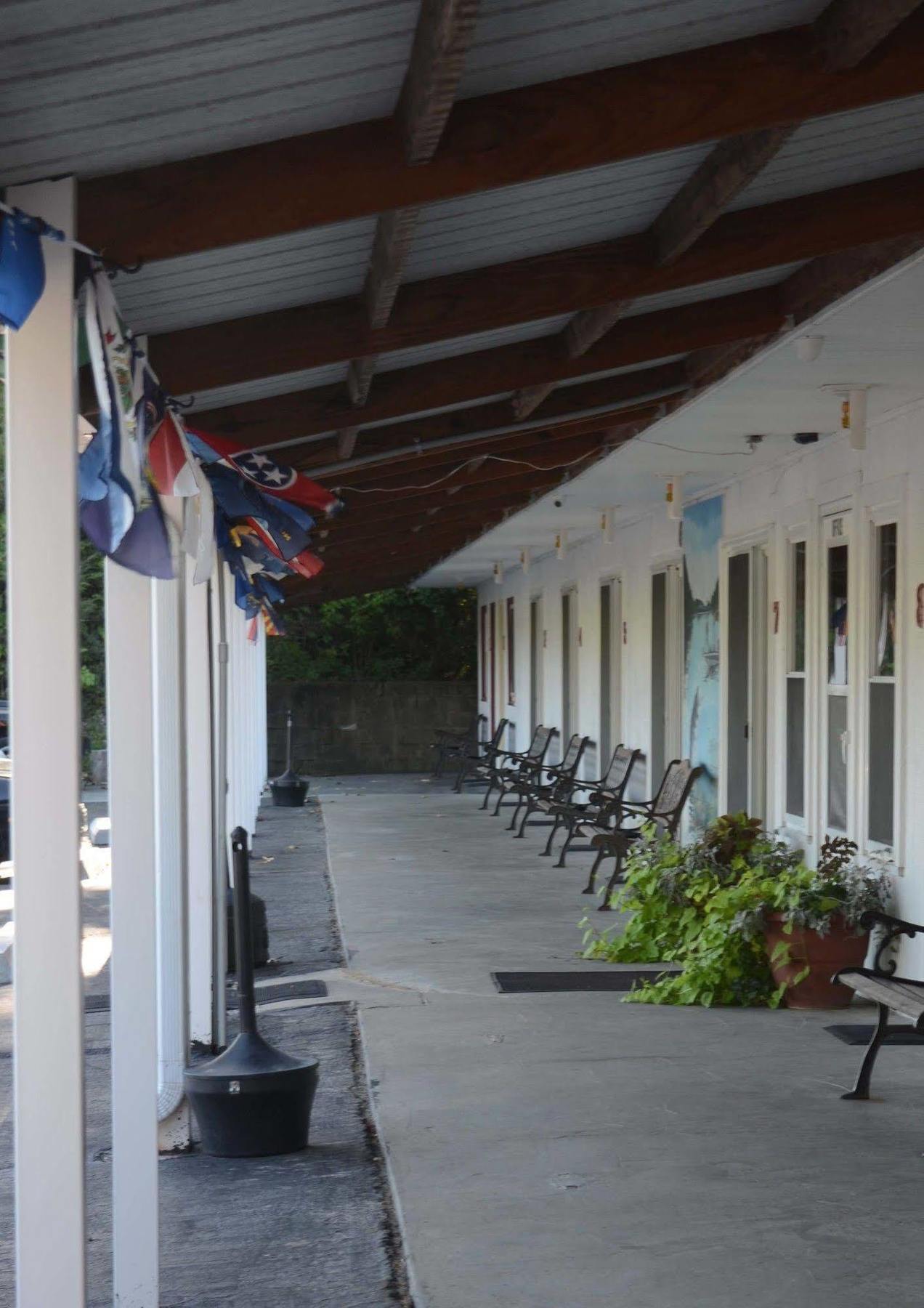 Little River Inn Motel Leon 외부 사진