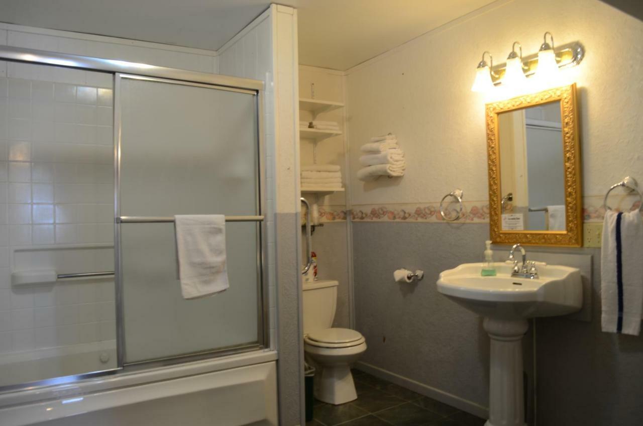 Little River Inn Motel Leon 외부 사진