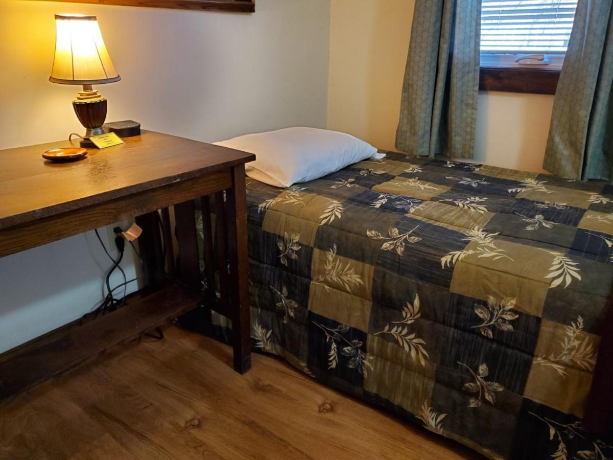 Little River Inn Motel Leon 외부 사진