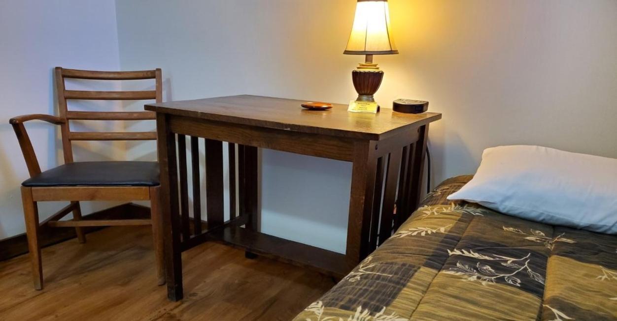 Little River Inn Motel Leon 외부 사진